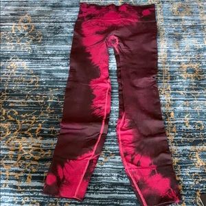 Lululemon ebb to street pant (red/black tie dye)